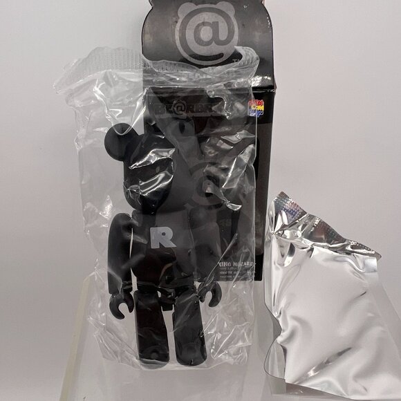 Bearbrick Series 48 Basic Letter R Medicom Be@rbrick 100% Figure - Picture 1 of 8